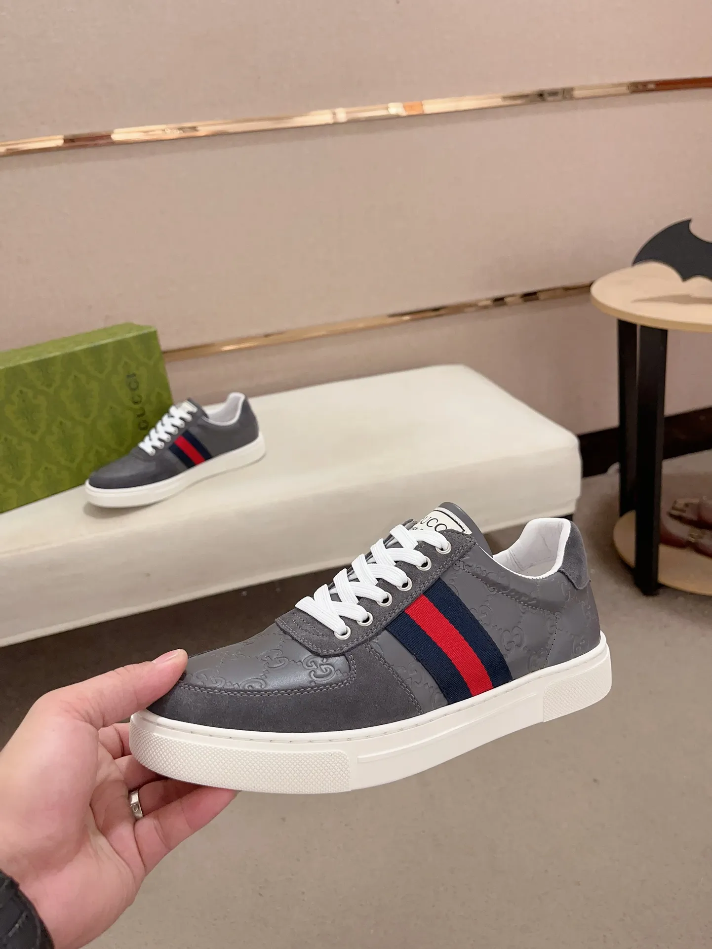 Men's clothing and shoes💰:440💰 (GUCCI) The latest model from the official website 🎁🎁Casual and fashionable men's shoes👟, hot style 💥The version is simple and elegant, exclusive for trendy men. Unique official website latest brand elements 👑Gucci original decoration, fashionable and generous, the fabric is original cowhide ✅sheepskin lining, the official website specifies wear-resistant casual outsole, the classic model is taken in kind at the counter🎬38-44 (45 is not returned or exchanged)